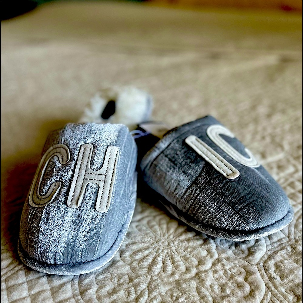 New Nine West Gray slippers